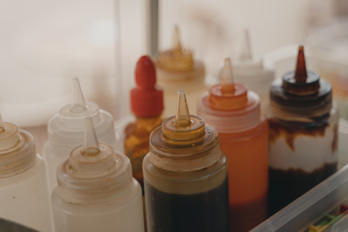  Condiments in Squeeze Bottles